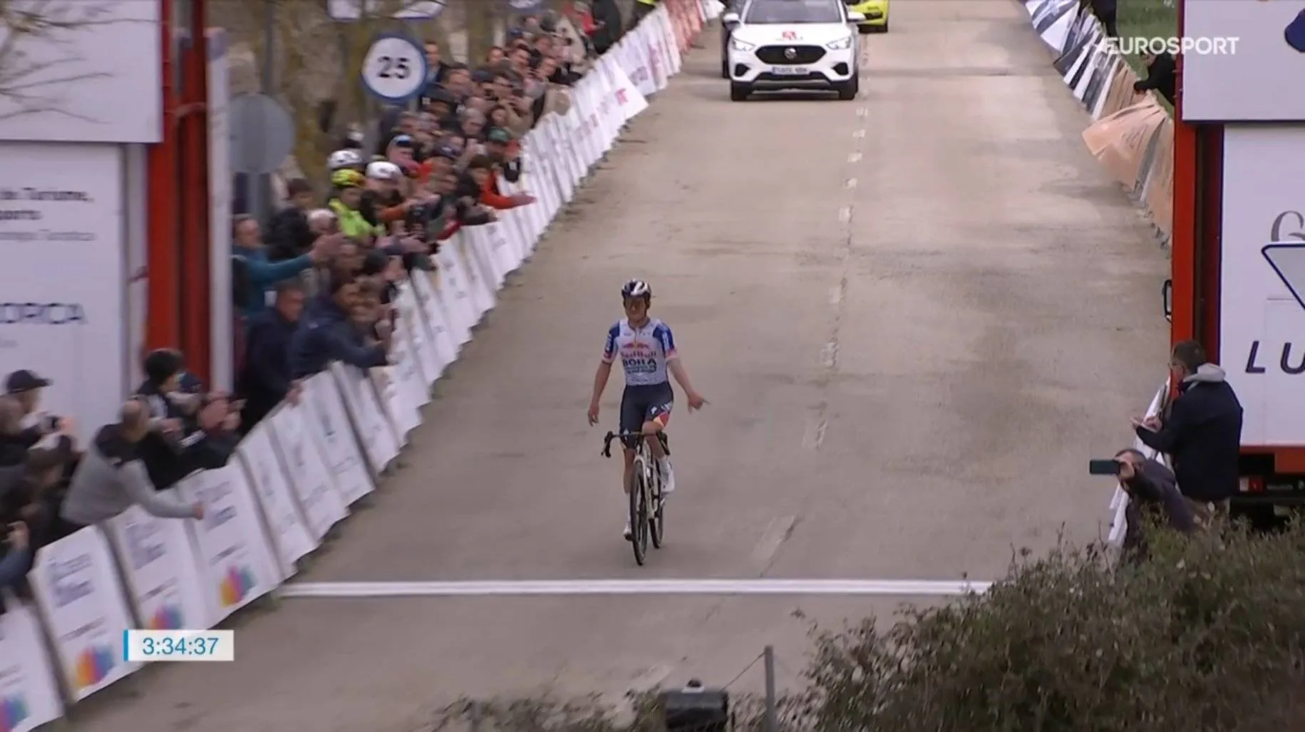 “This is the new cycling,” sighs runner-up after Evenepoel’s Mallorca statement ride