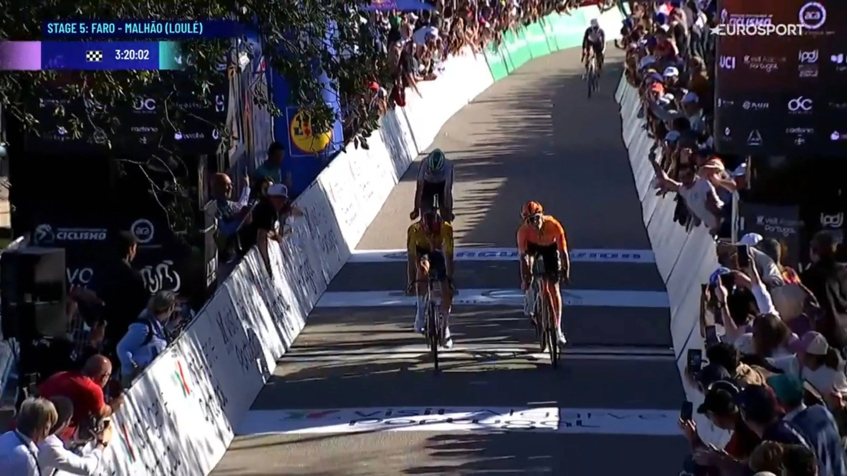 Juan Ayuso seals first race with Lidl-Trek in style as Arensman drops out of Algarve top five