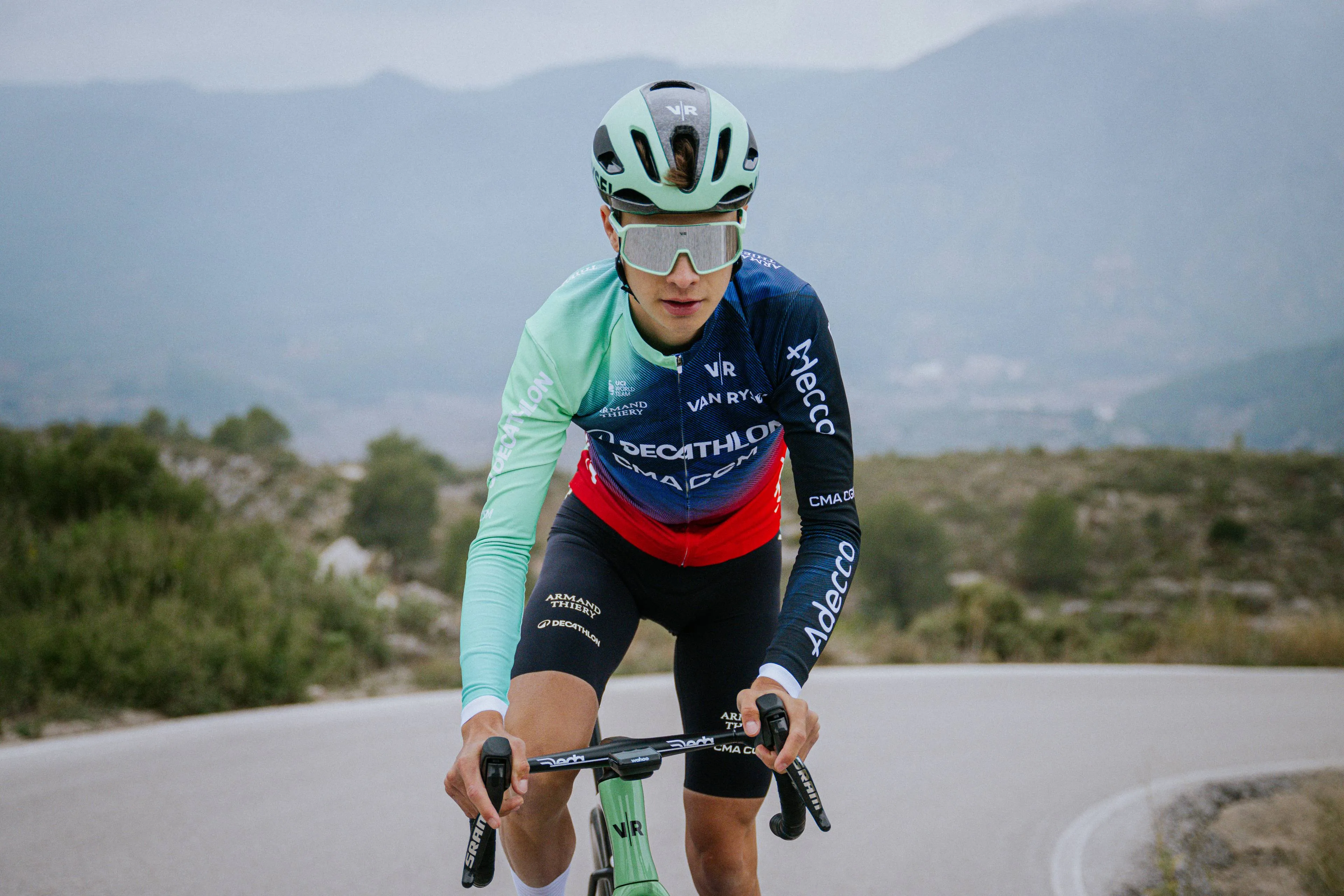 23 years old, but Riccitello races like they used to: “Just to make the bike a bit lighter”