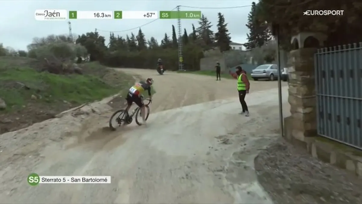 Pidcock arrives too late in Spanish gravel thriller as Wellens pulls off “Pogačar-style” win