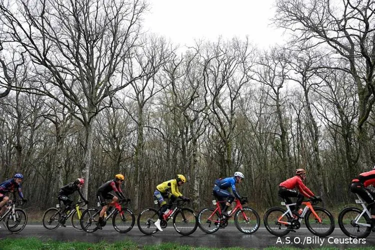 Affini explains what happened in Ayuso’s 75 km/h crash after TV cameras missed the moment