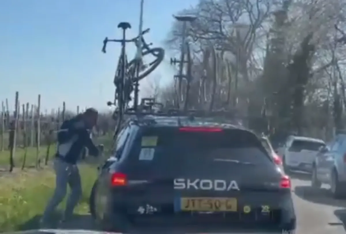 🎥 Visma | Lease a Bike issue statement after fan incident at Coppi e Bartali