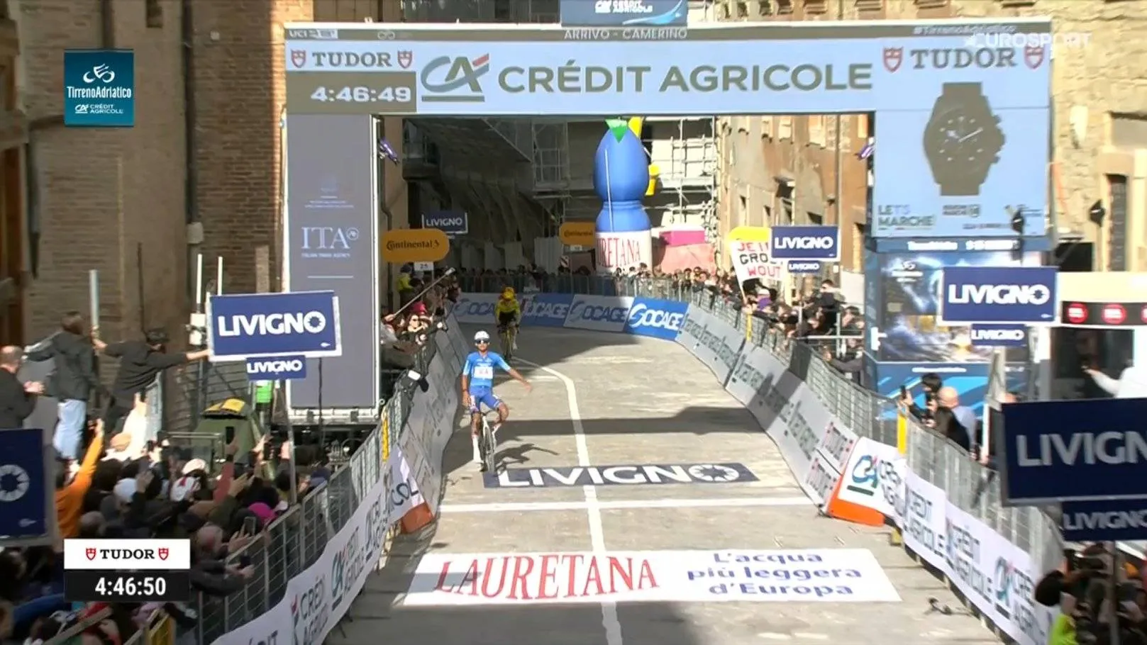 Matteo Jorgenson tries everything, but Isaac del Toro proves too strong in Tirreno-Adriatico queen stage