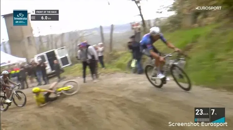 Van der Poel wins chaotic Tirreno-Adriatico gravel stage; Arensman crashes heavily