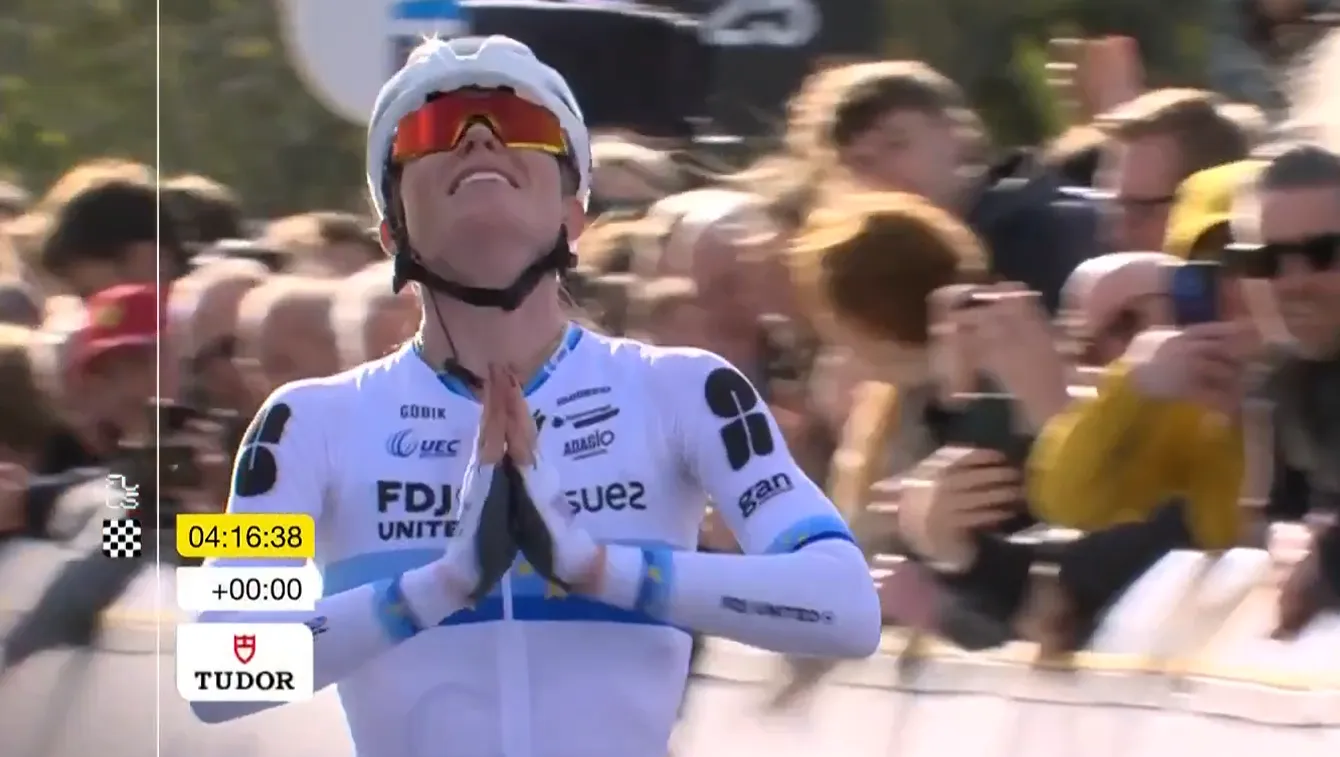 Demi Vollering celebrates Tour of Flanders win with Namaste gesture and explains what it means to her