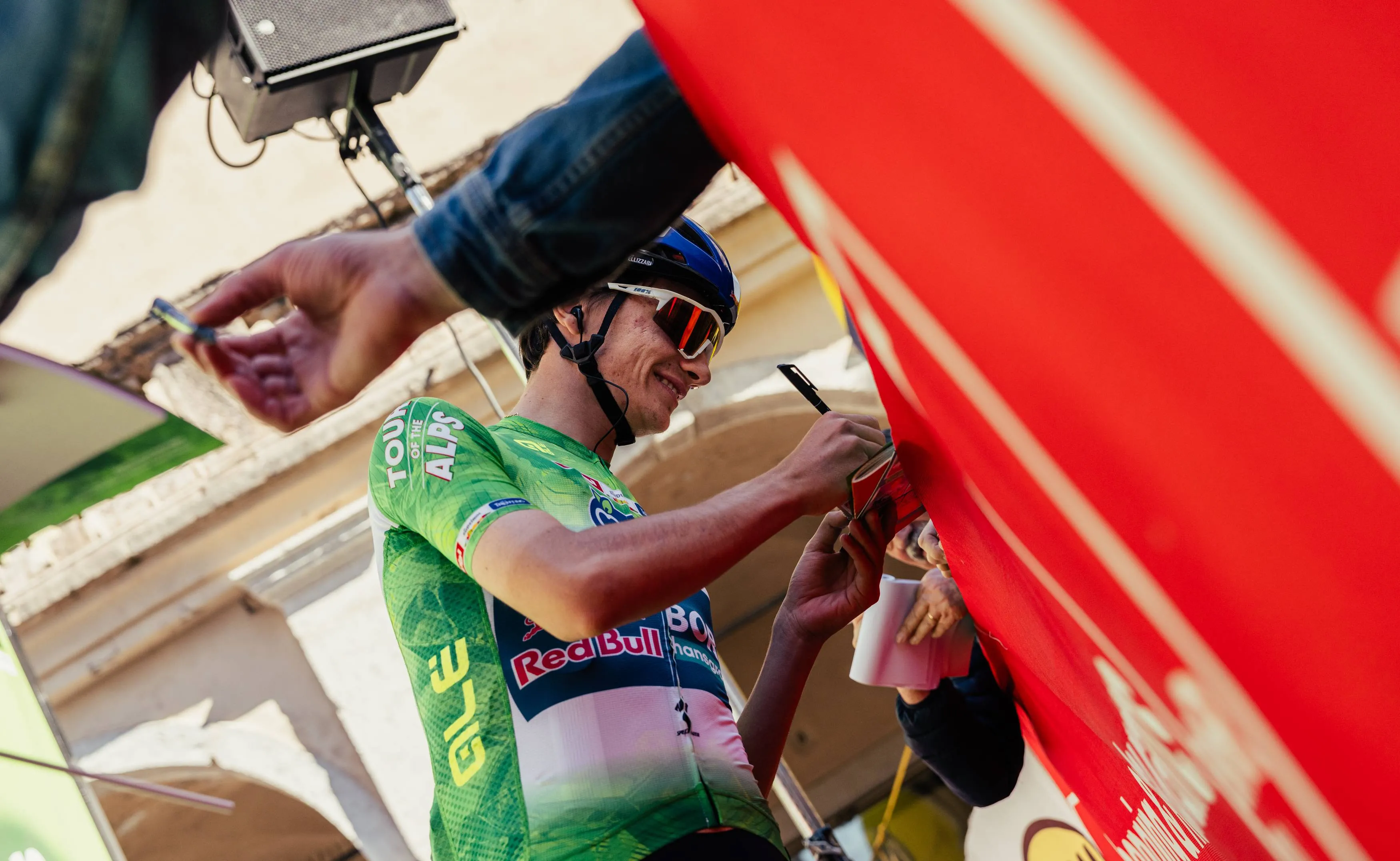 Tour of the Alps stage 4 press conference: Pellizzari spreads joy like the Pogačar of old