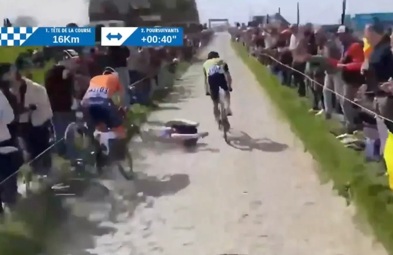 🎥 Junior Paris-Roubaix marred by heavy crash with spectator as multi-talent Wiersma wins