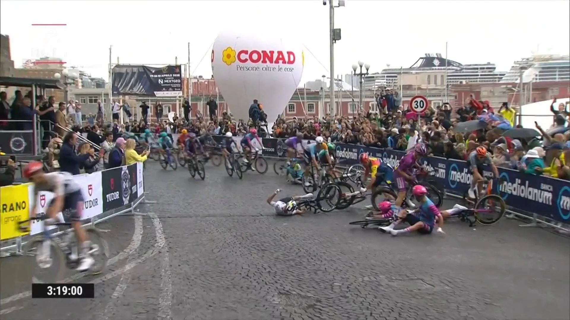 Ballerini benefits from more Giro crash chaos as top sprinters go down on the Naples cobbles