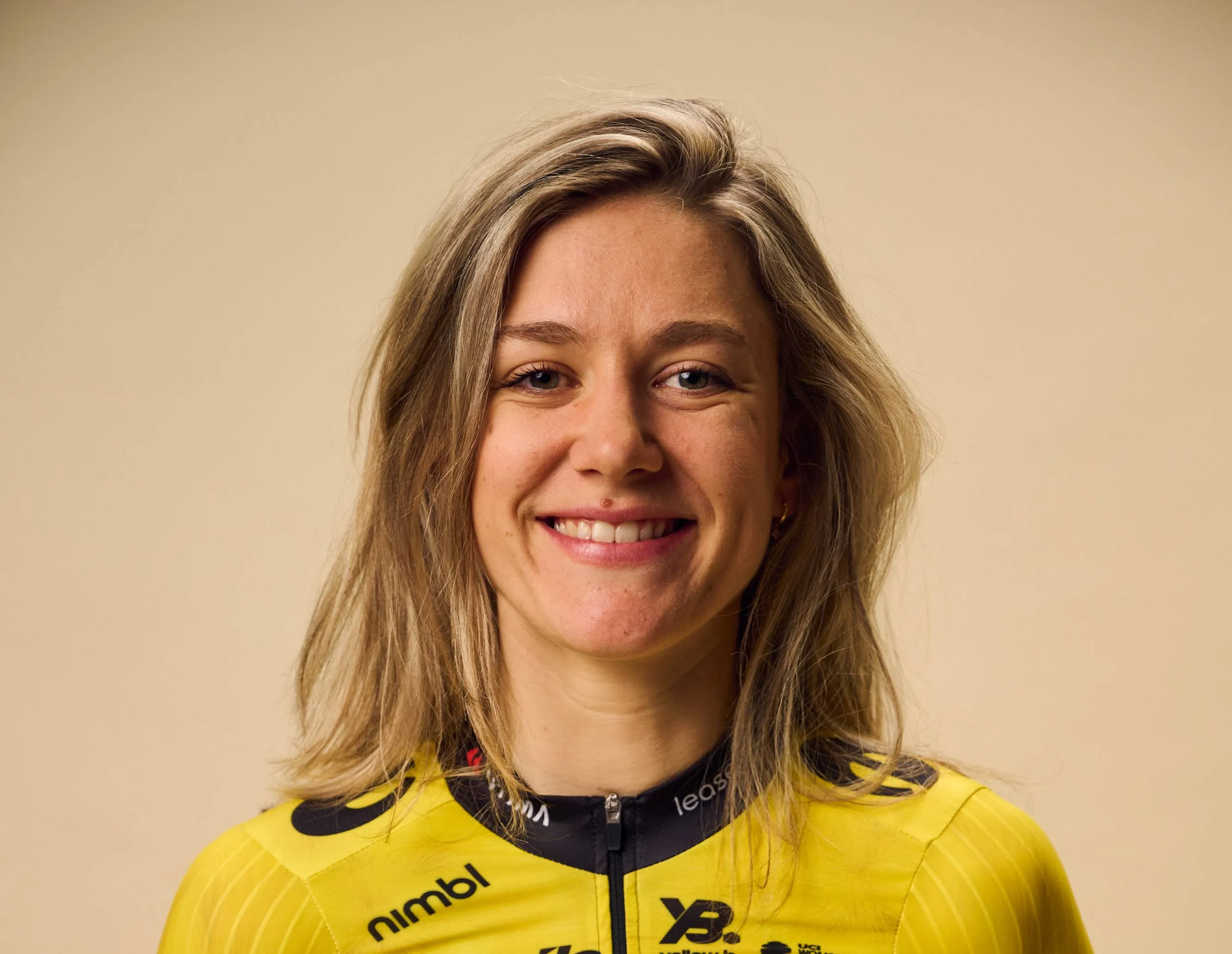 Tour de Suisse Women 2026 | Visma's De Vries wins the first pink jersey, but here's what's coming up