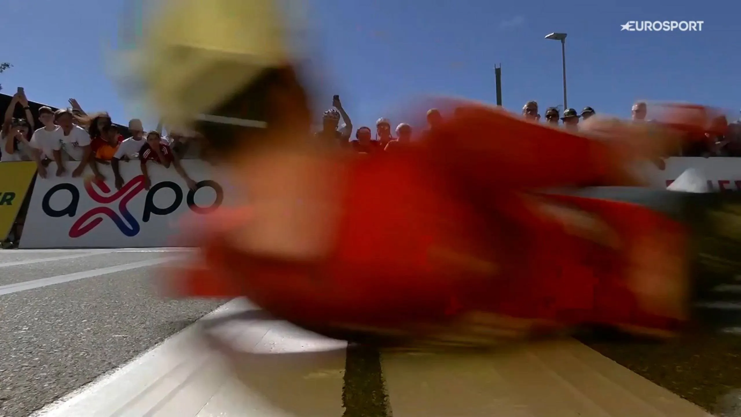 🎥 Seeing is believing: Belgian Slock, 25, beats Carapaz and Vlasov but crashes just before the finish