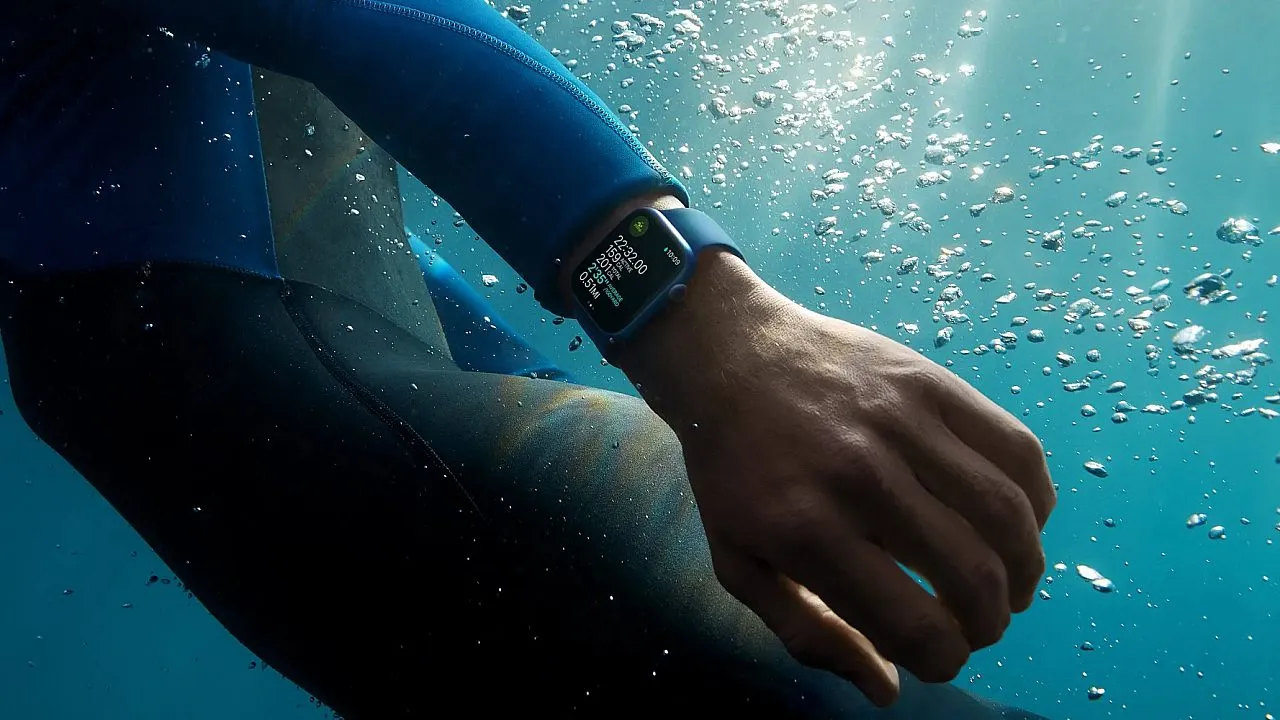 apple watch swimmingf1657878280