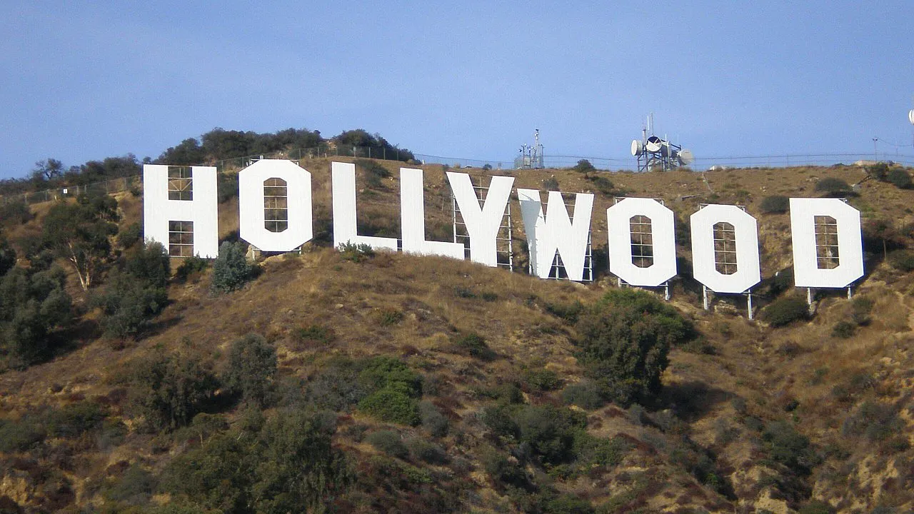 hollywood signf1689329463