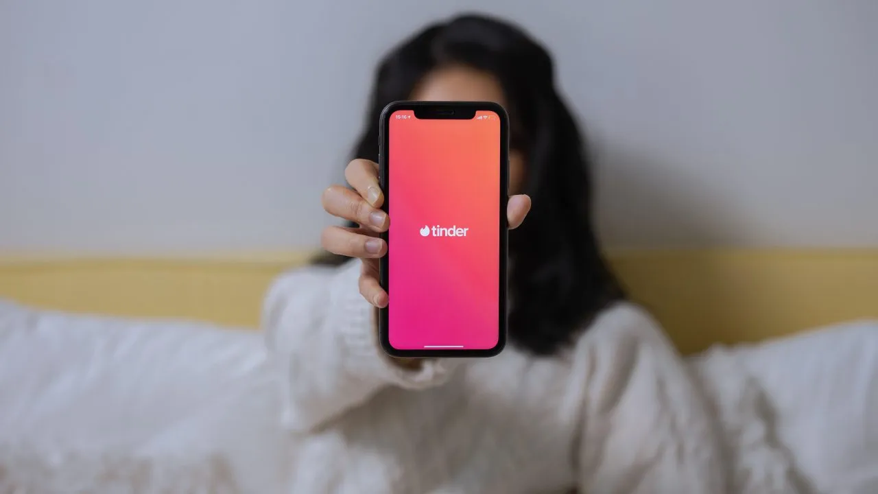 Tinder laat je voortaan in het geheim daten