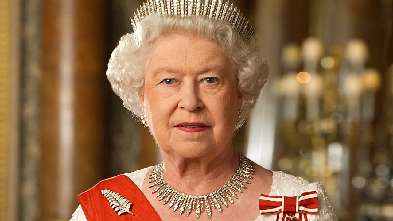 queen elizabeth iif1662710738