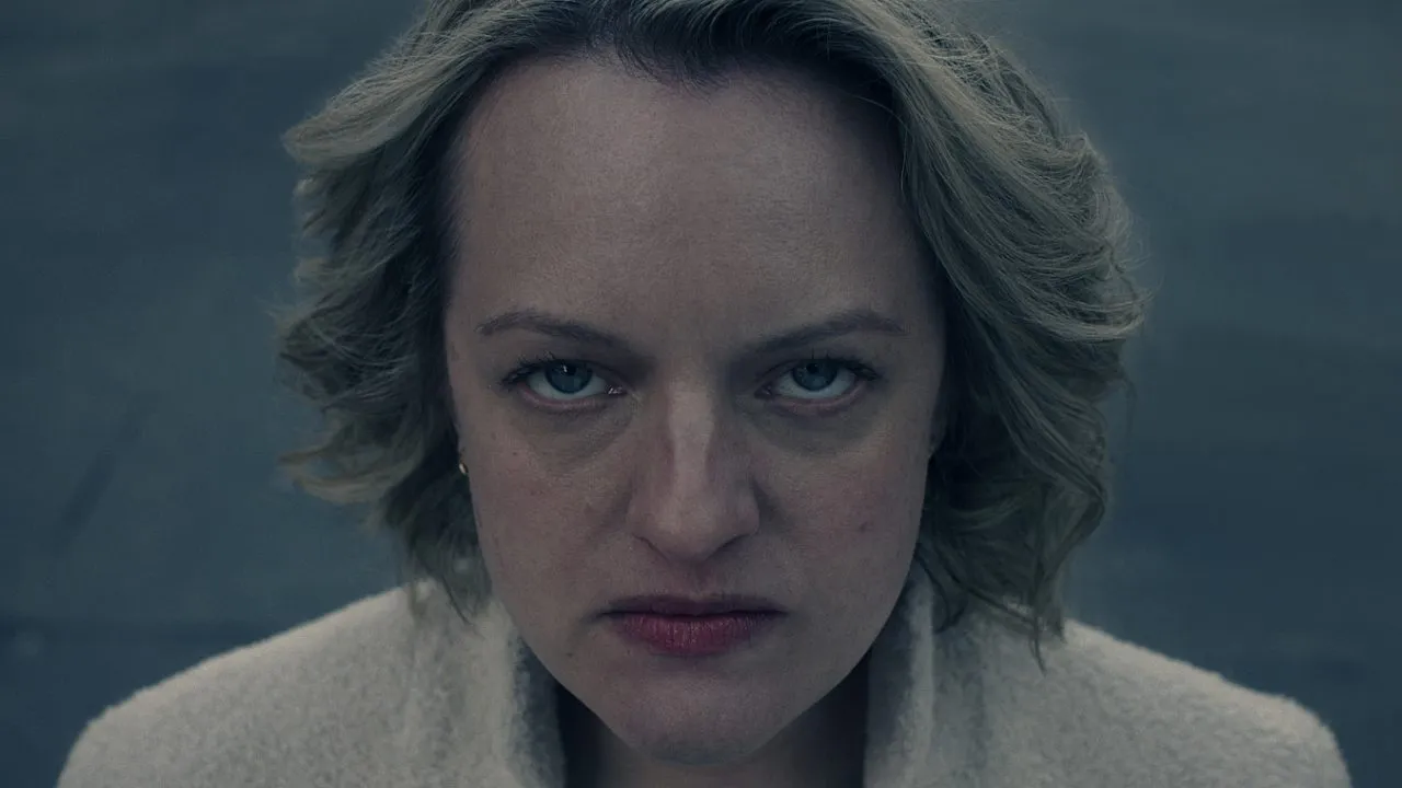 elisabeth moss handmaids talef1663328249