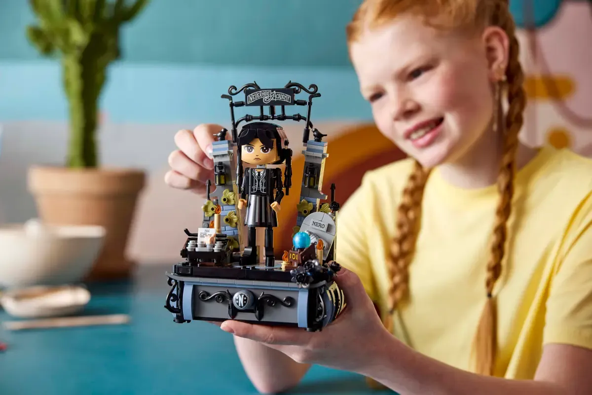 Dit zijn de LEGO-sets die Netflix-hit Wednesday krijgt