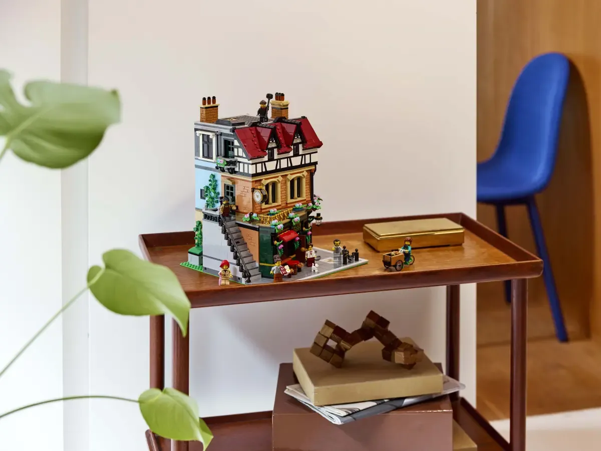 lego hoekpand in tudorstijl modular building 2