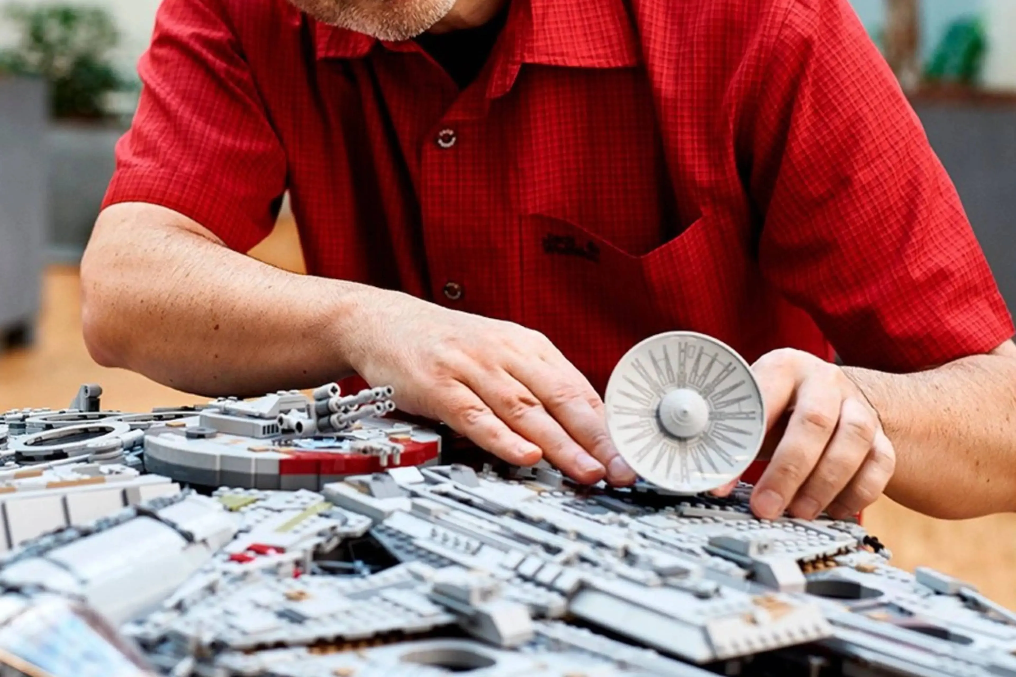 LEGO Millennium Falcon (1)