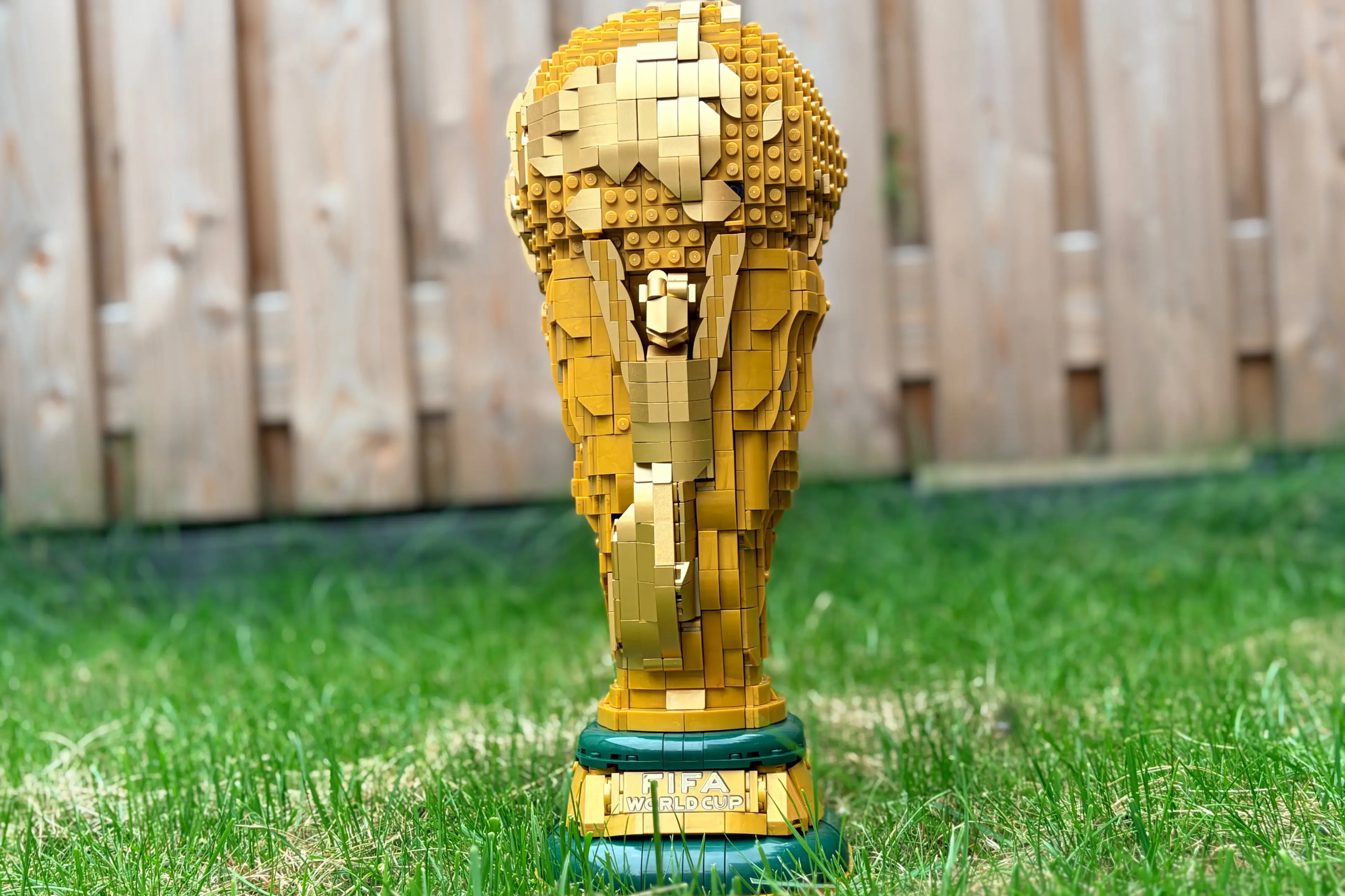 Review: LEGO Editions 43020 Officiële FIFA World Cup trofee is bijna de perfecte overwinning