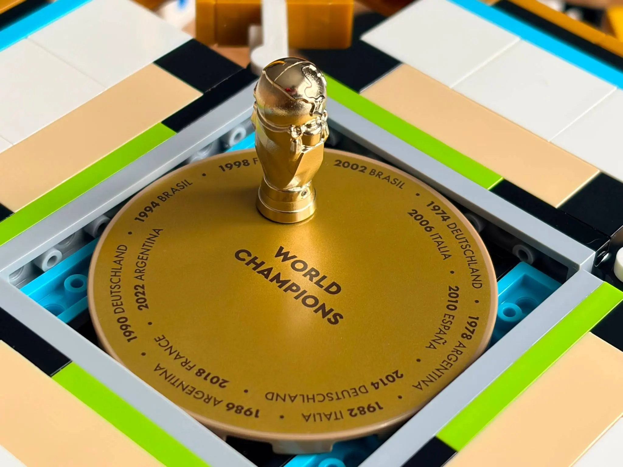 Review: LEGO Editions 43020 Officiële FIFA World Cup trofee is bijna de perfecte overwinning