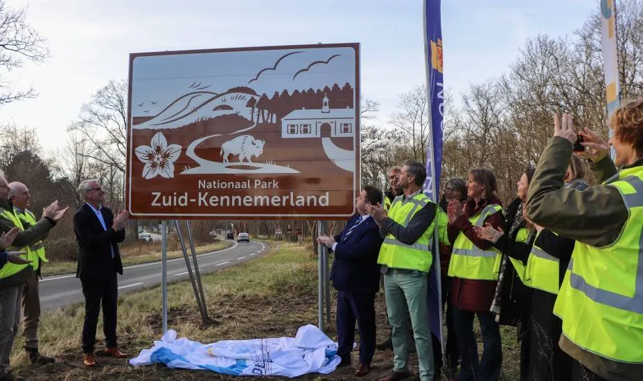Zeeweg onthulling bord