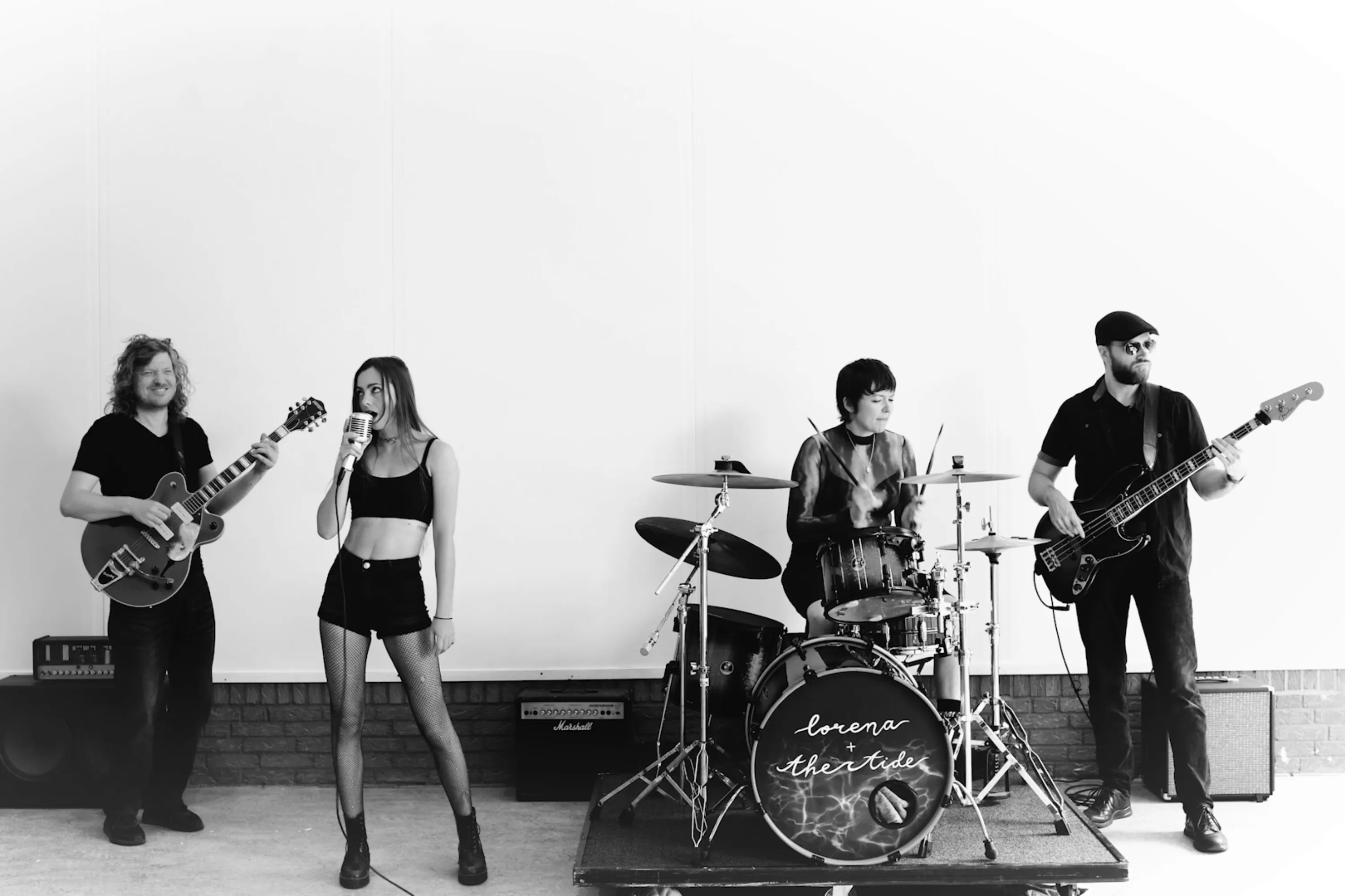 Lorena + The Tide Livefoto (leeg voor tekst)