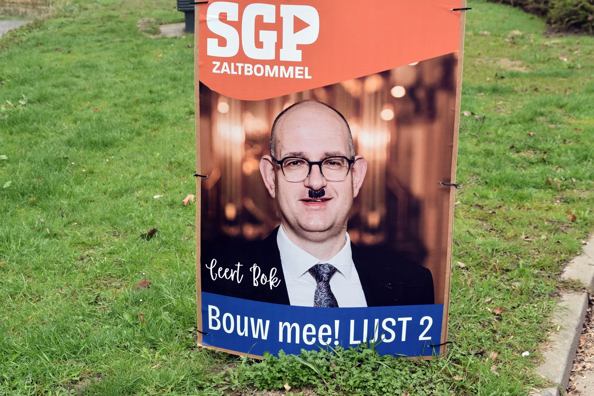 Verkiezingsposters beklad met haatdragende teksten in Gameren en Nieuwaal