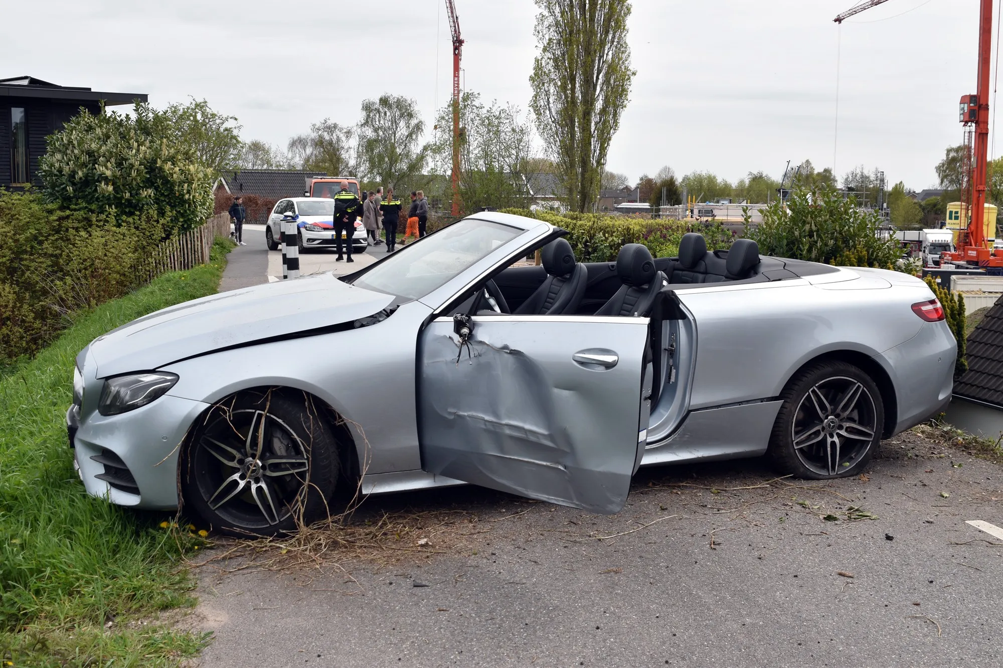 Automobilist aangehouden na ongeval op Waalbandijk in Gameren