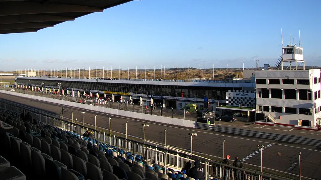 circuit park zandvoort paddock sarah kudling wikipedia cc by sa 30