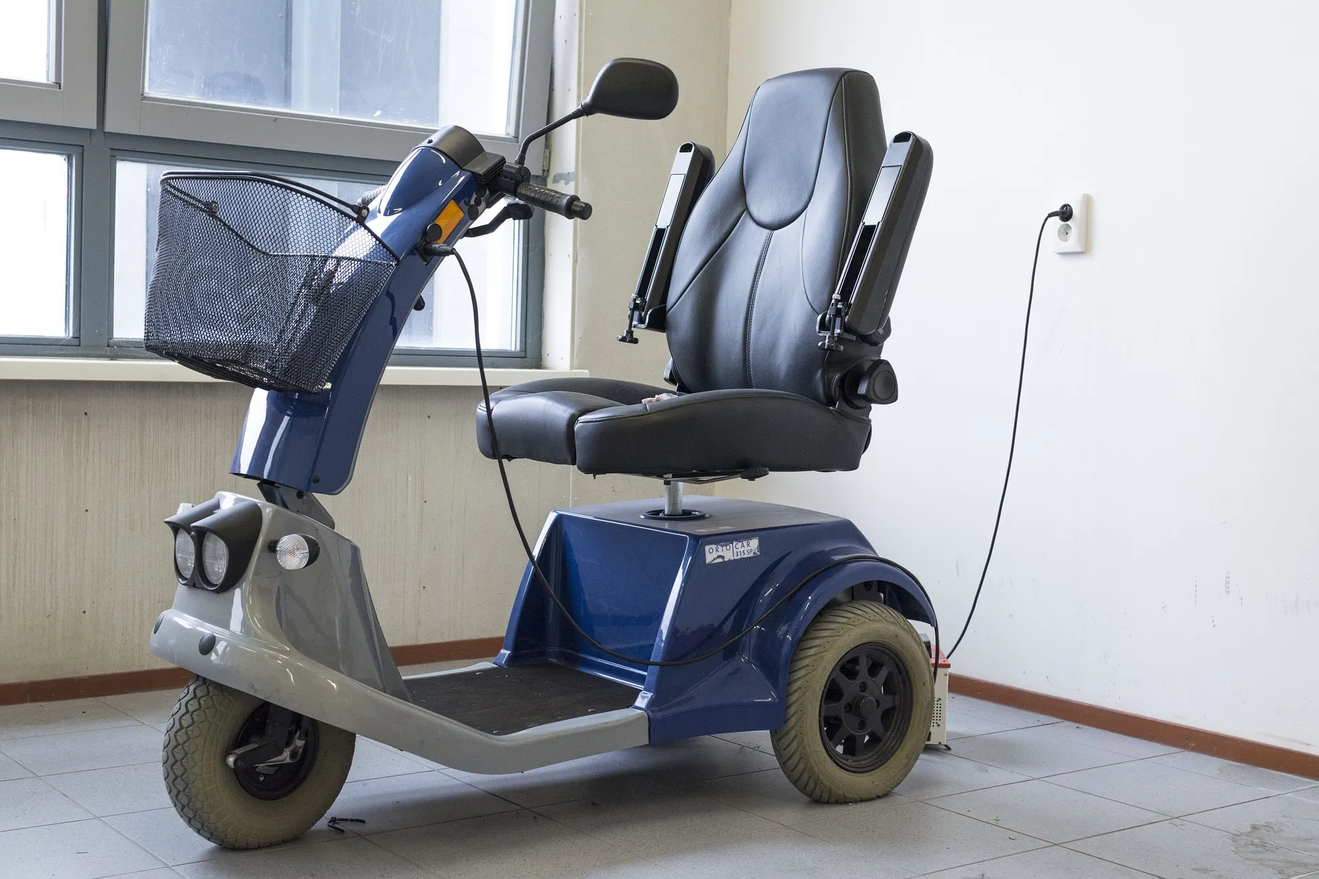 scootmobiel pixabay sabine van erp cc0 creative commons