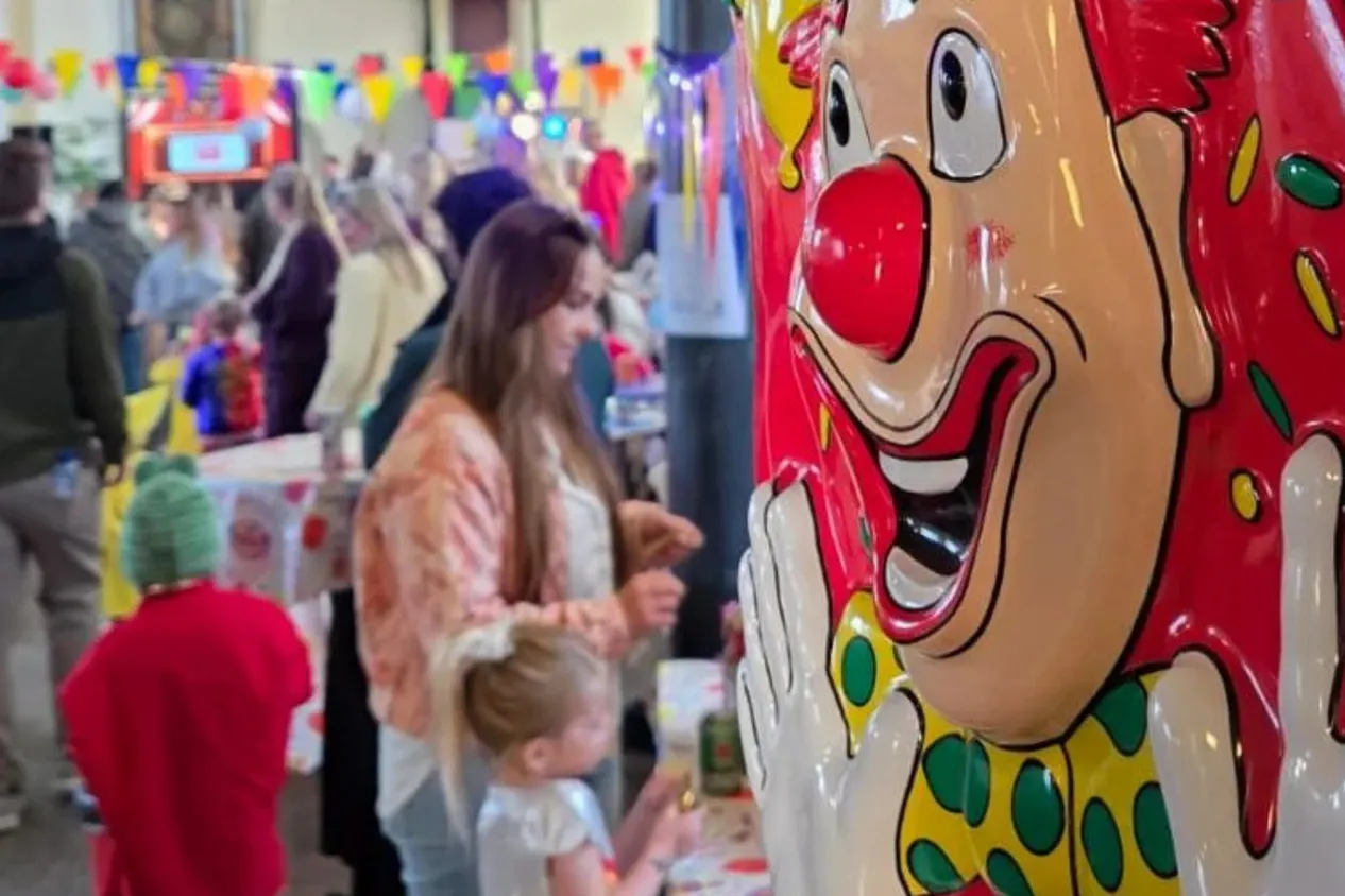 Kopie van Carbón y Beige Moderno Foto Diario Banner para YouTube (10)