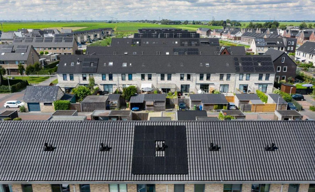 Zonnepanelen op daken (© Zonneplan)