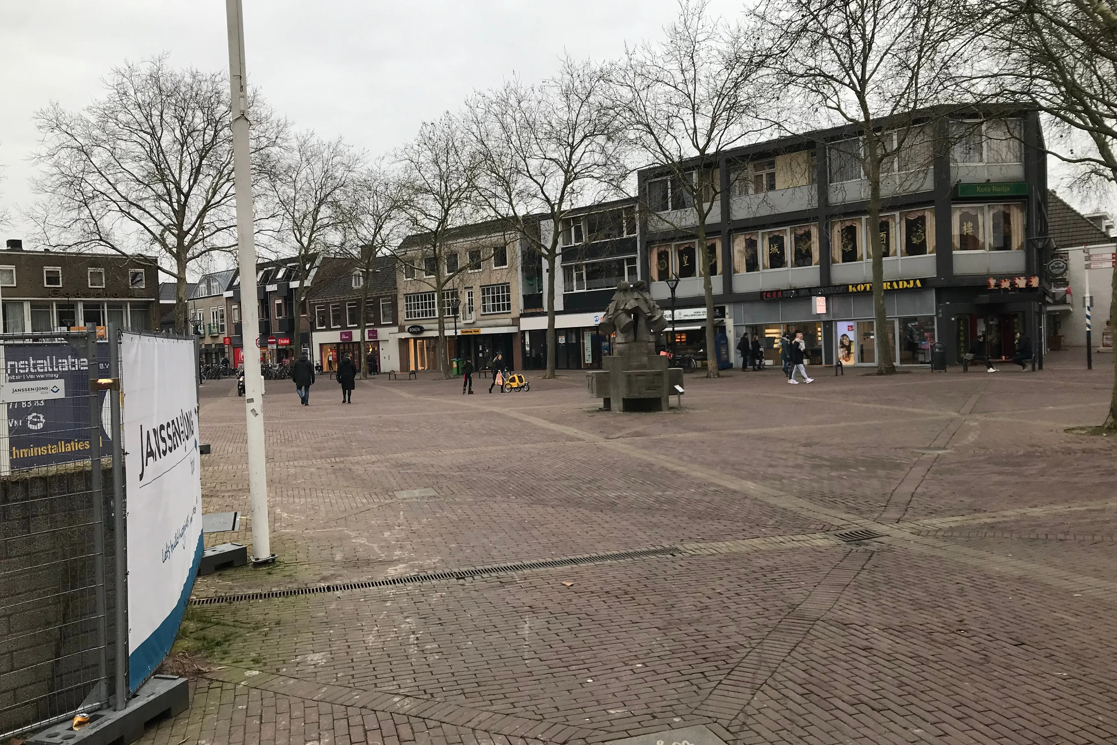 raadhuisplein zevenaar img 2880