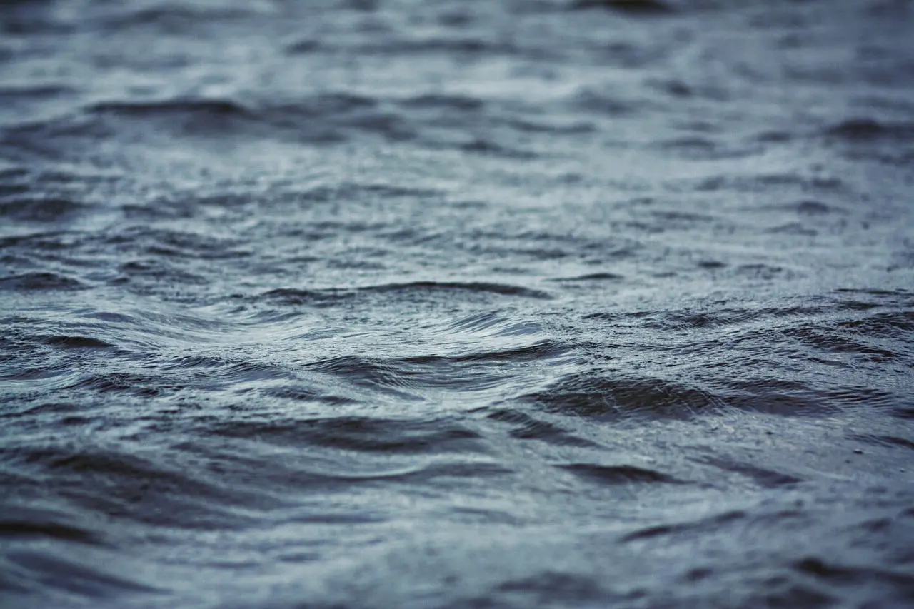 water 824418 1280