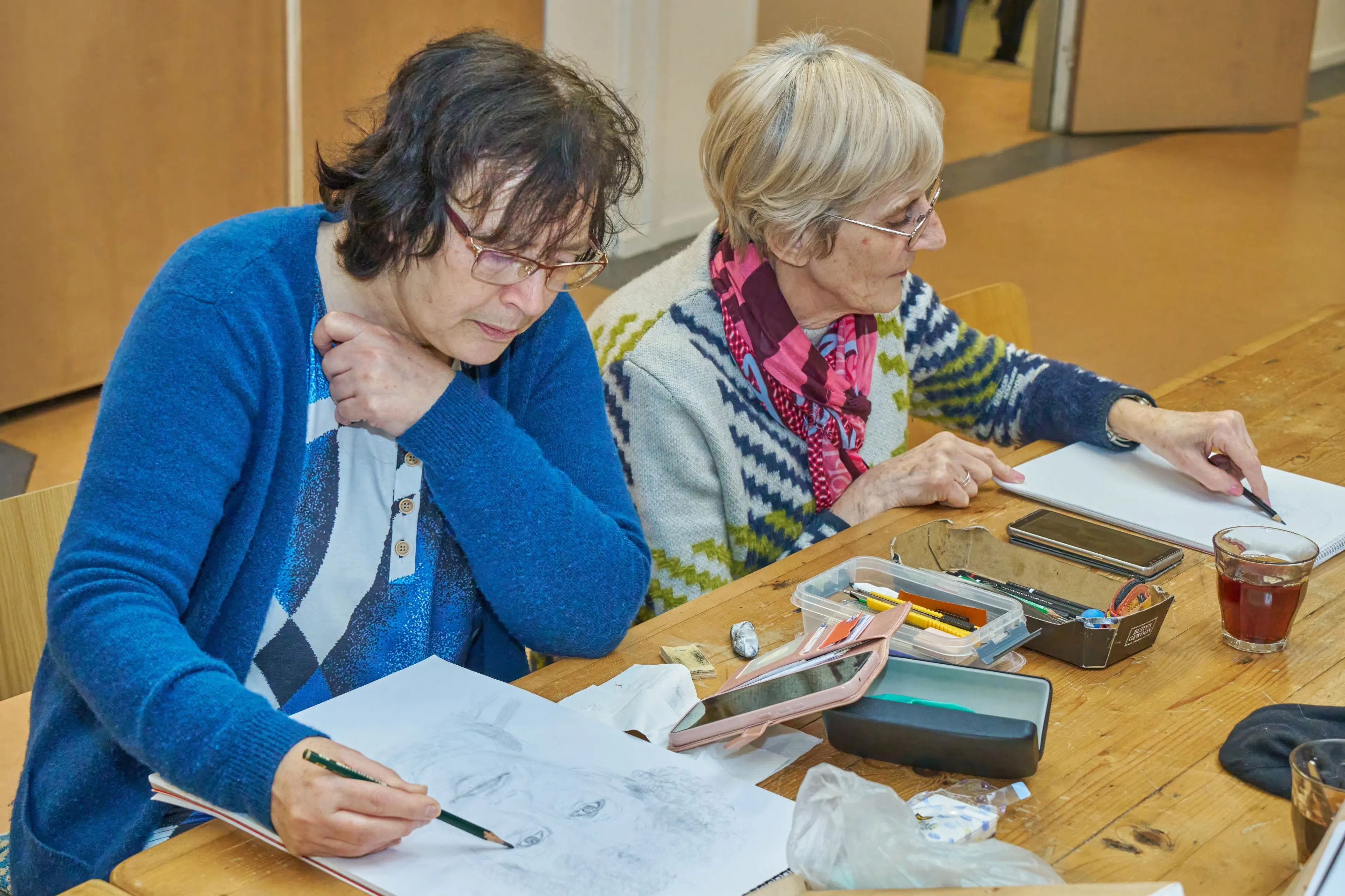 portrettekenen bij de piezo ambachtenwerkplaats fotograaf leon koppenol