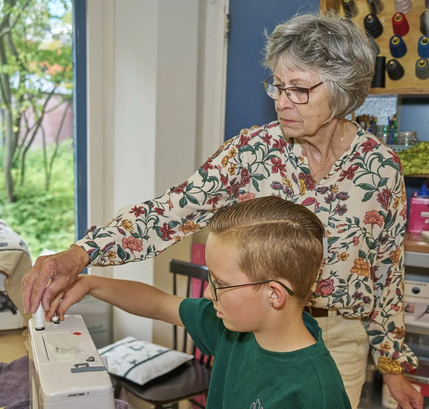 Textiellessen voor tieners bij de Ambachtenwerkplaats - fotograaf Leon Koppenol