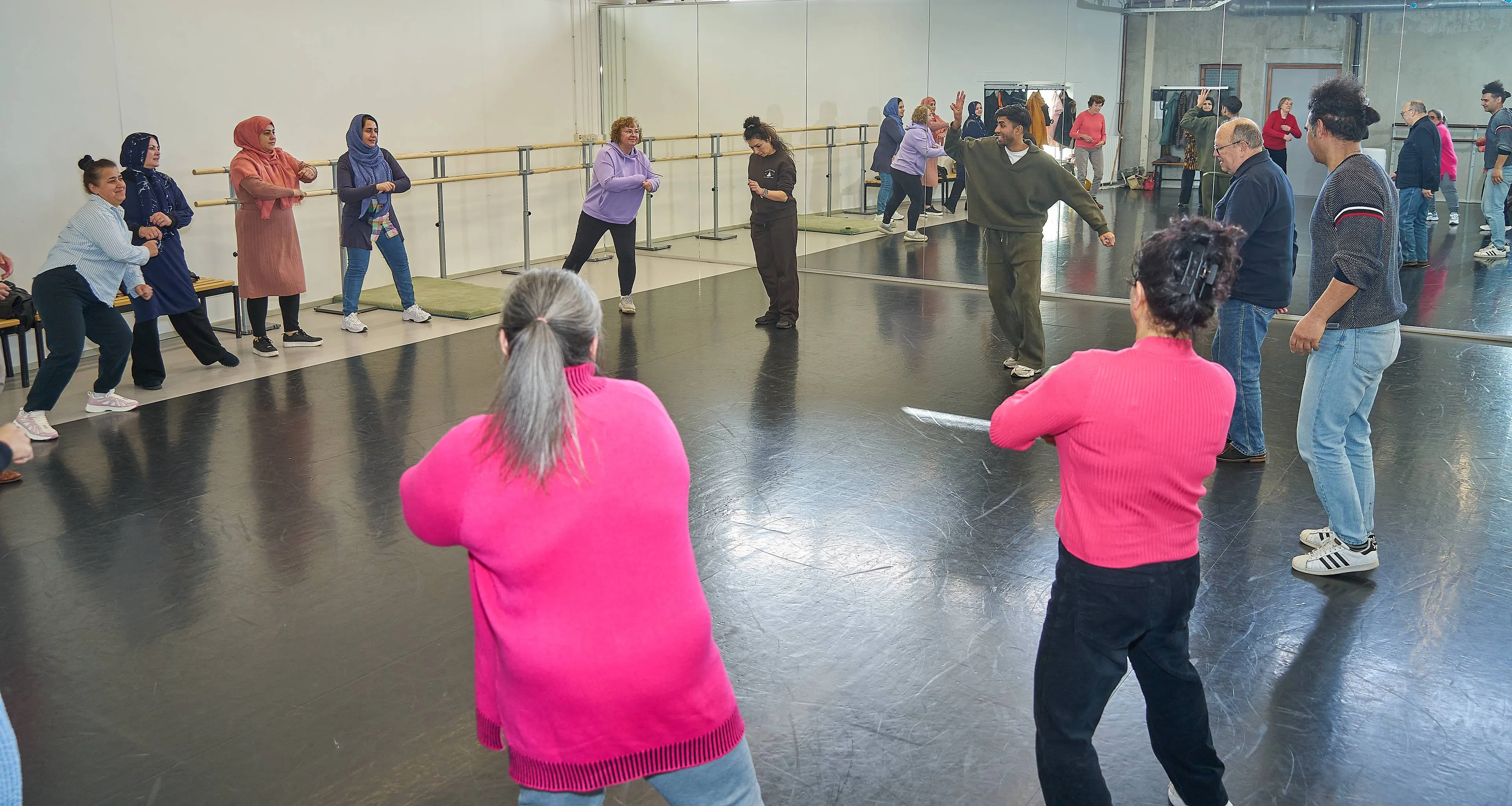 Deelnemers ‘Voel je goed’ in beweging bij CKC Zoetermeer - fotograaf Leon Koppenol