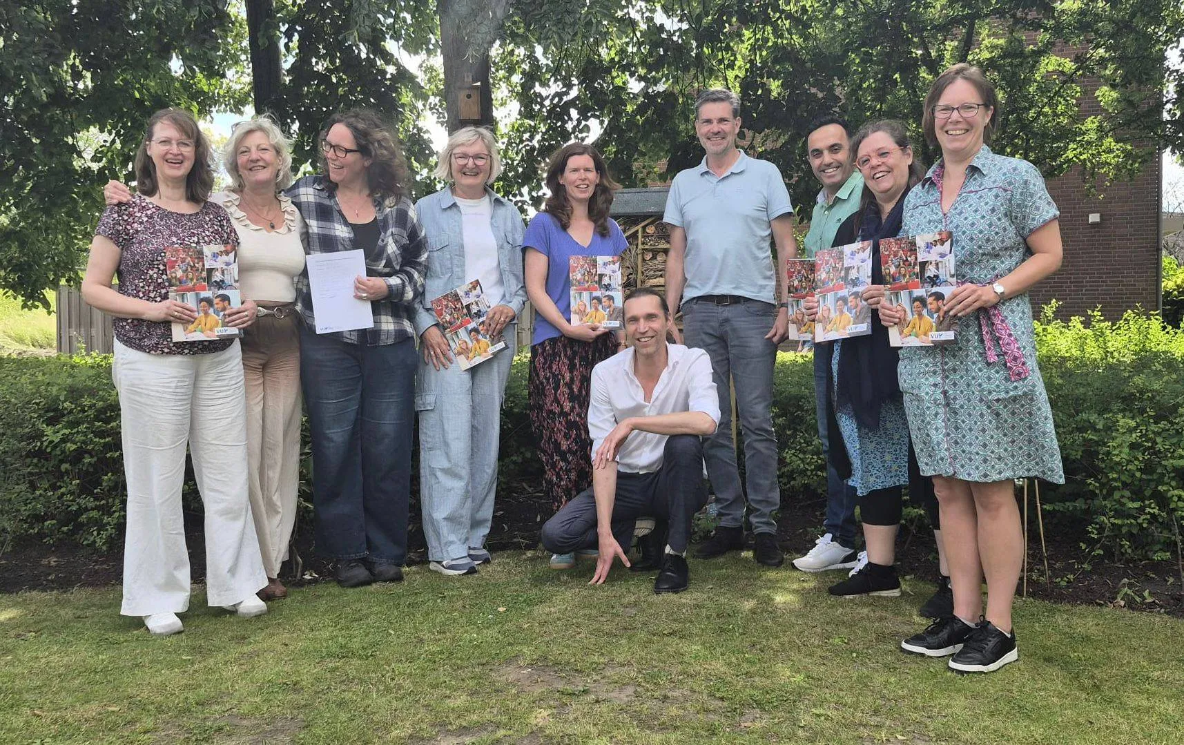 NT2-docenten van Stichting Piëzo en enkele collega-docenten volgden met succes de opleiding Alfabetisering & Z-route bij de VU - foto Stichting Piëzo
