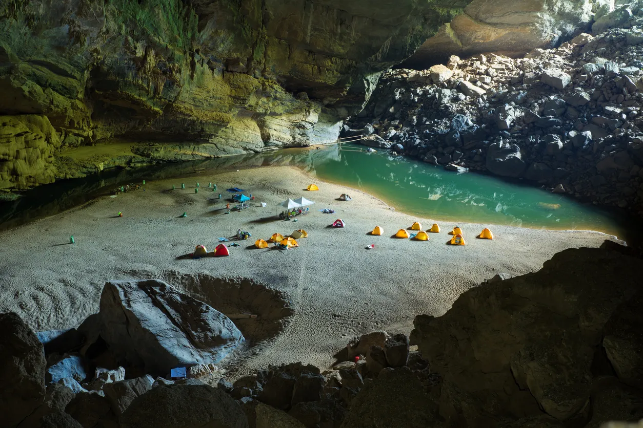 grootste grot vietnam camping femfem