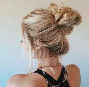 how to make the perfect messy bun 300x291