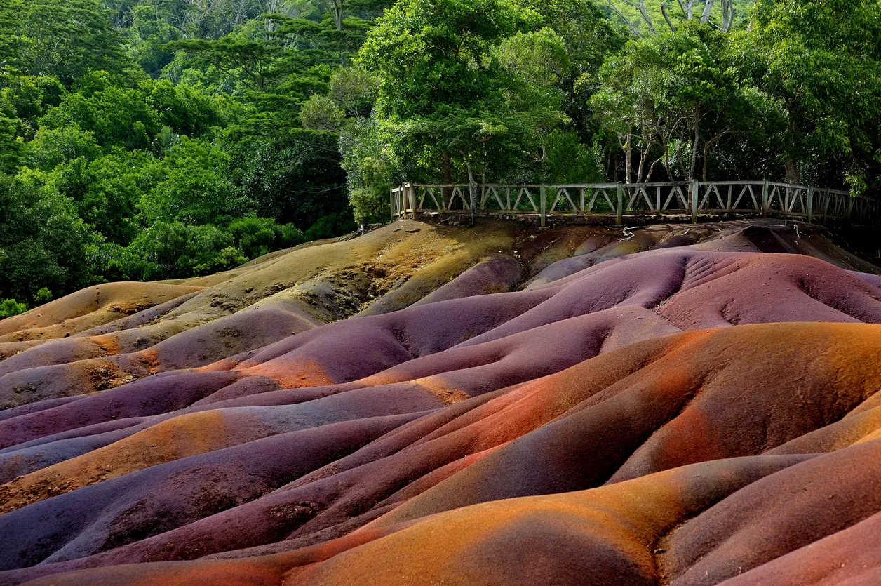 seven colored earth of chamarel femfem