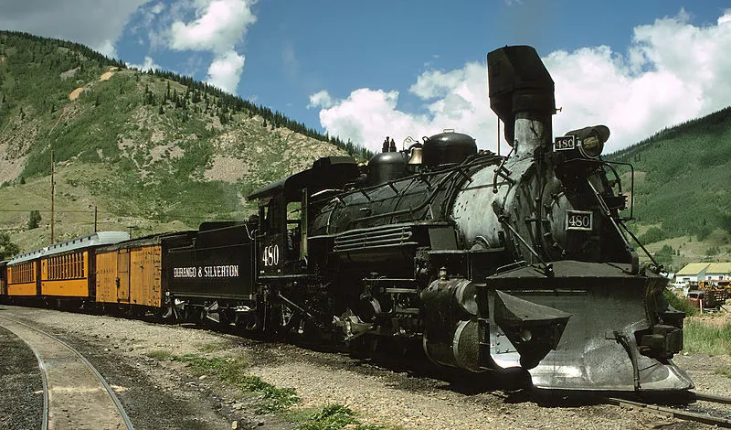 800px train by the durango and silverton narrow gauge railroad