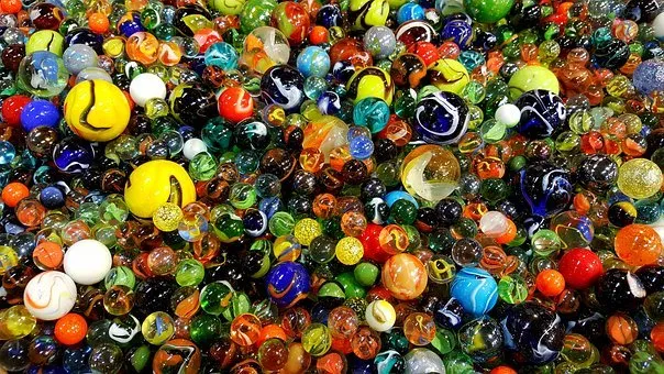 glass marbles 3313001 340