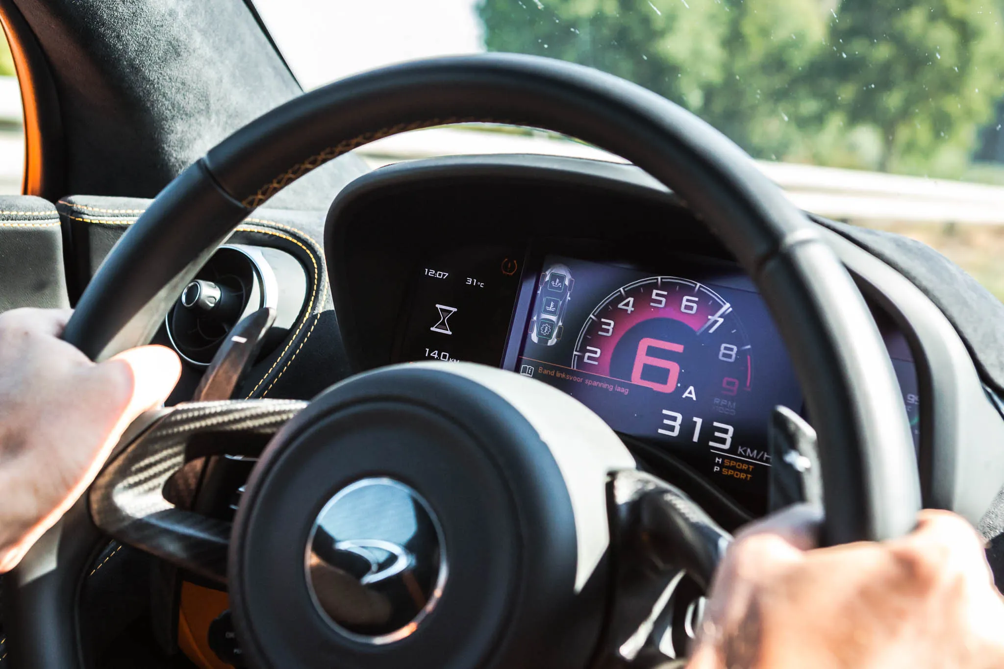ser etter toppfart i mclaren 570