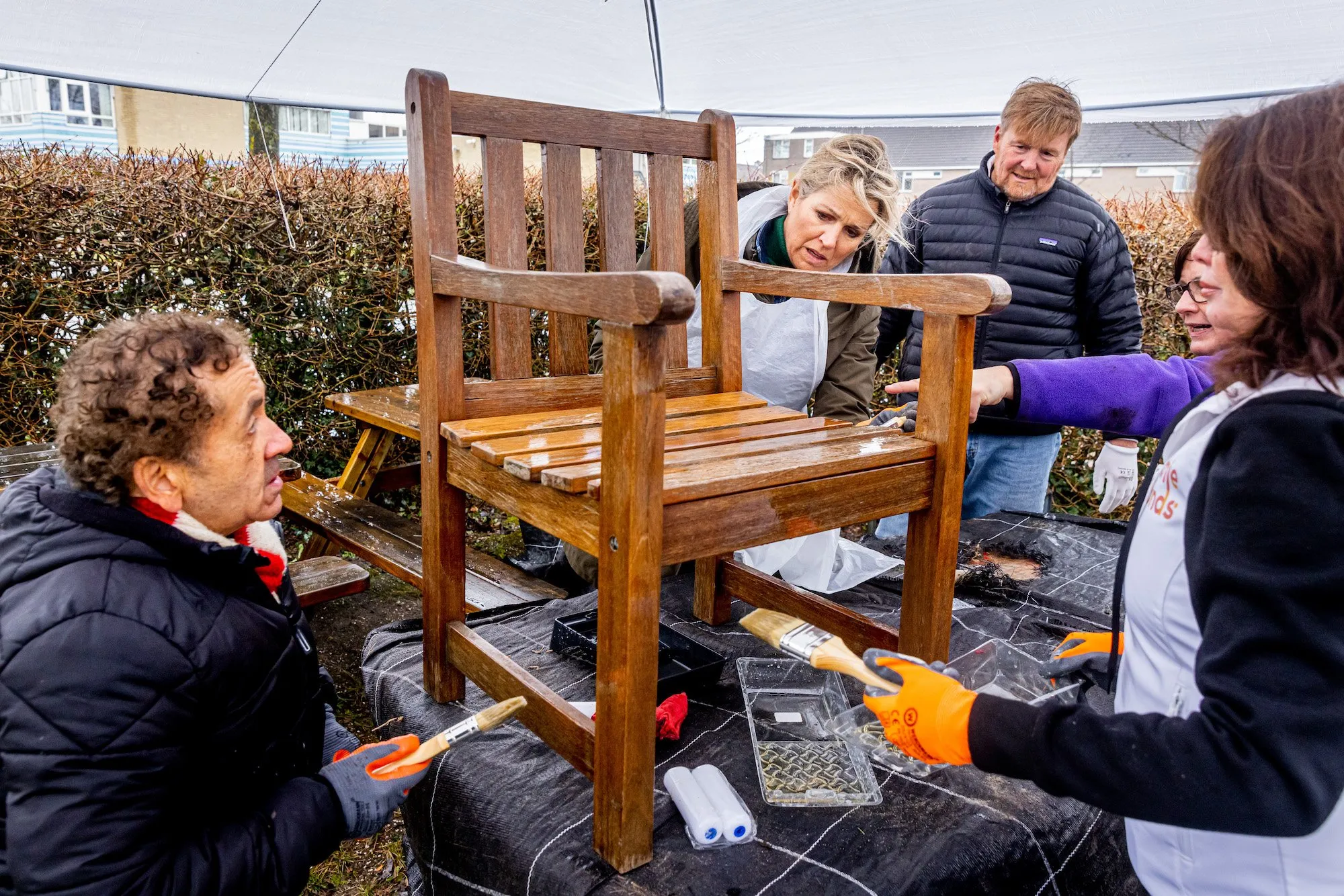 het koningspaar bij nldoet in wijktuin noordhove foto 1 copyright oranje fonds patrick van katwijk