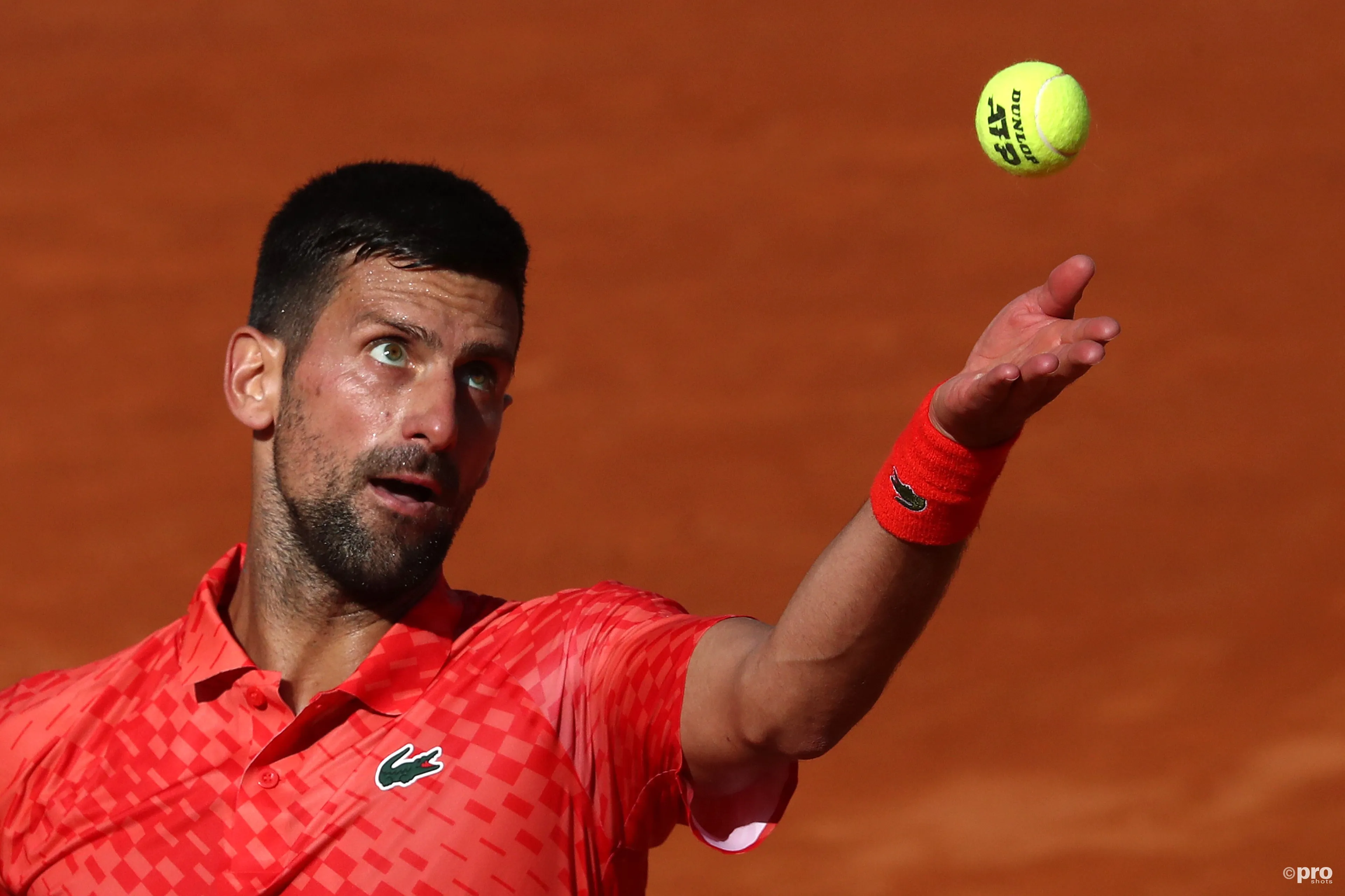 Djokovic will make his debut against Pierre-Hugues Herbert (No. 142). The Serbian has a record 93-16 (85%) at the French Open.