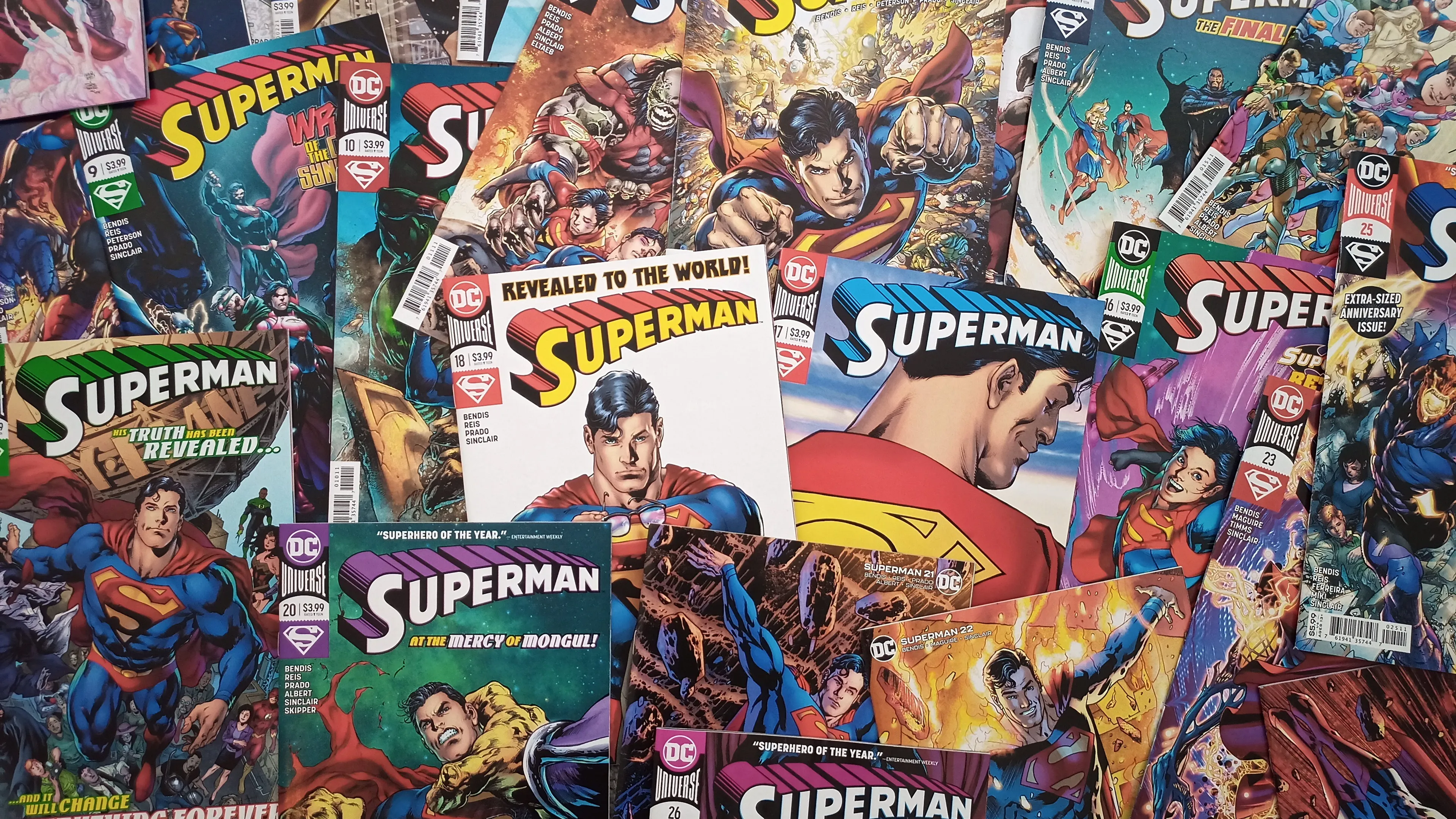 De Superman comics op een stapel. Beeld: Pixabay