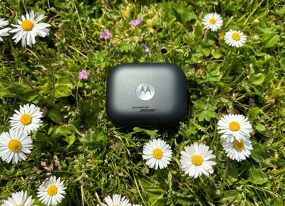  Motorola Moto Buds Plus review: BOSE op een prima budget