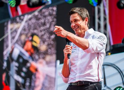 Wolff reageert op kritiek na GP Las Vegas: 'Dat zou elke teambaas hebben gedaan'