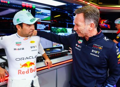  Christian Horner reageert op Perez ontslag geruchten: "Hij zal 100% onder de loep genomen gaan worden"